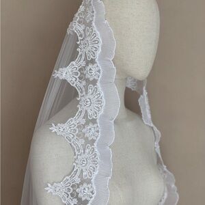 White Lace Edge Bridal Veil - Classic Wedding Veil
